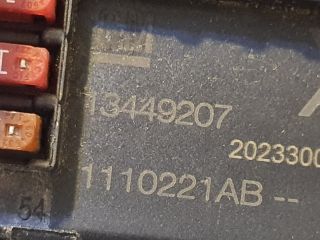 bontott OPEL ASTRA J Biztosítéktábla Motortér