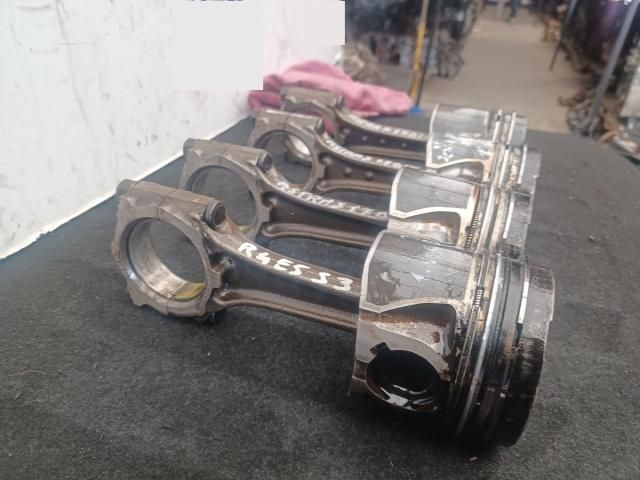 bontott OPEL ASTRA J Dugattyú