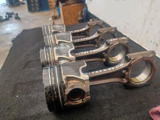 bontott OPEL ASTRA J Dugattyú