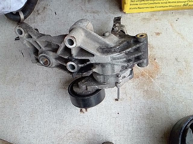 bontott OPEL ASTRA J Generátor Tartó Bak