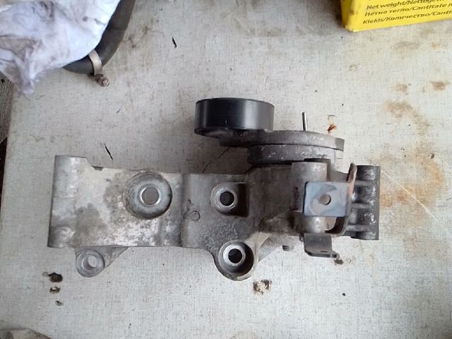 bontott OPEL ASTRA J Generátor Tartó Bak