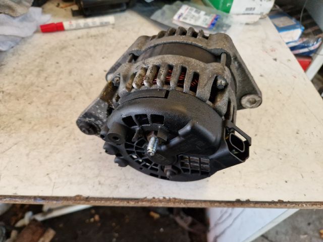 bontott OPEL ASTRA J Generátor