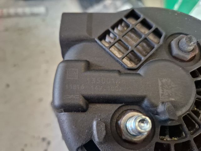 bontott OPEL ASTRA J Generátor