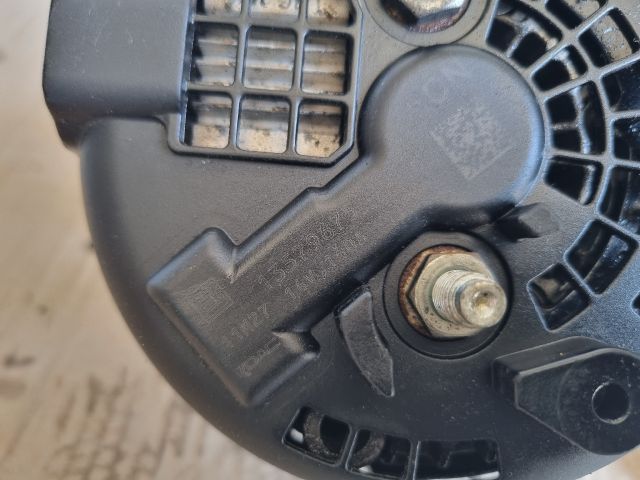 bontott OPEL ASTRA J Generátor