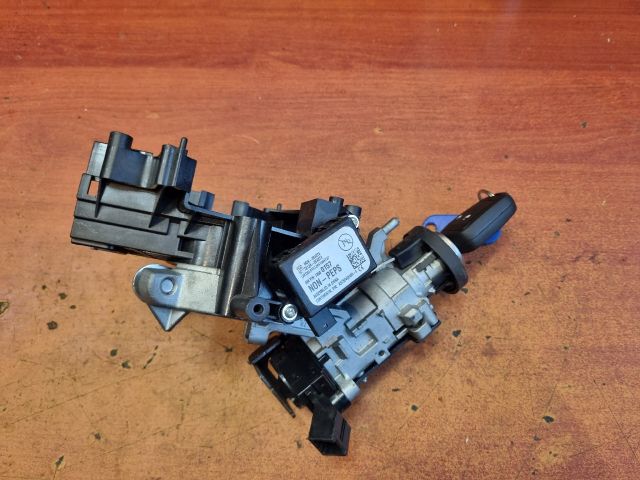 bontott OPEL ASTRA J Gyújtáskapcsoló Házzal