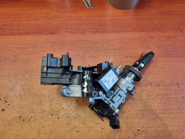 bontott OPEL ASTRA J Gyújtáskapcsoló Házzal