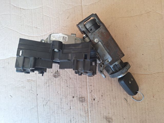 bontott OPEL ASTRA J Gyújtáskapcsoló Házzal