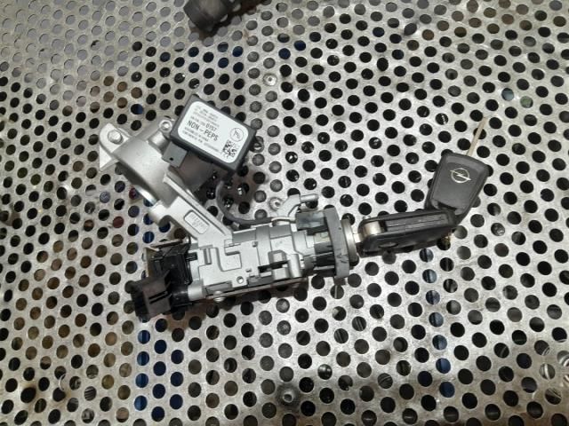 bontott OPEL ASTRA J Gyújtáskapcsoló