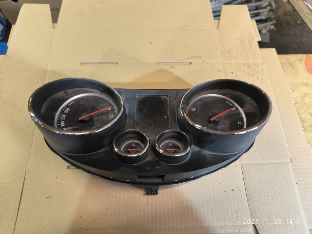 bontott OPEL ASTRA J Kilométeróra