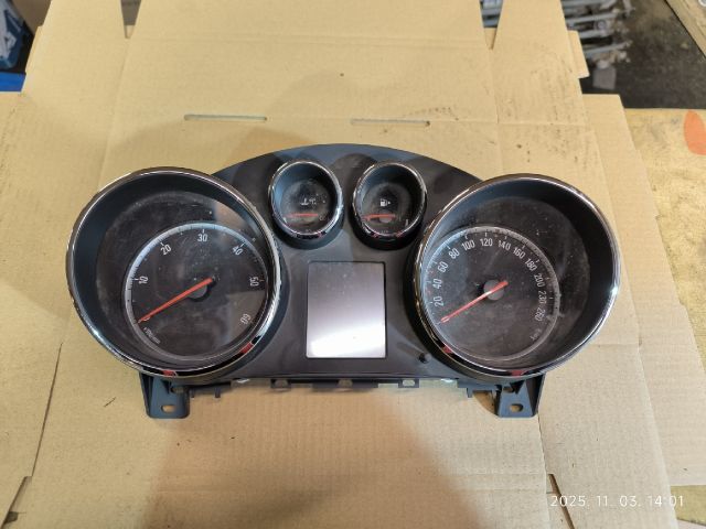 bontott OPEL ASTRA J Kilométeróra