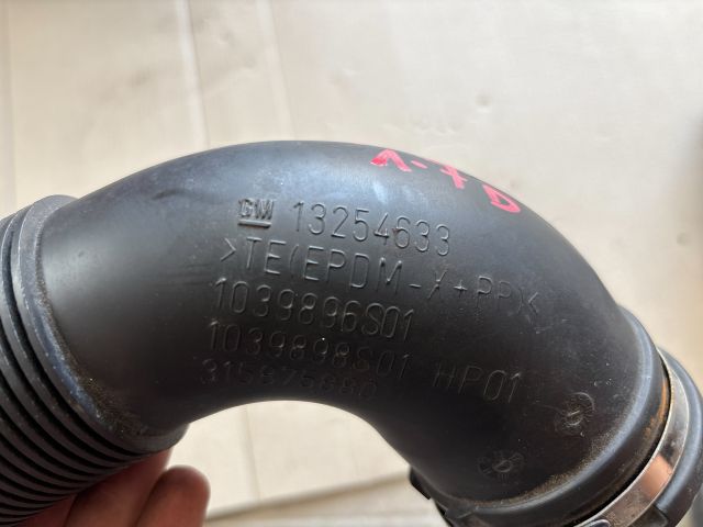 bontott OPEL ASTRA J Légbeömlő Cső