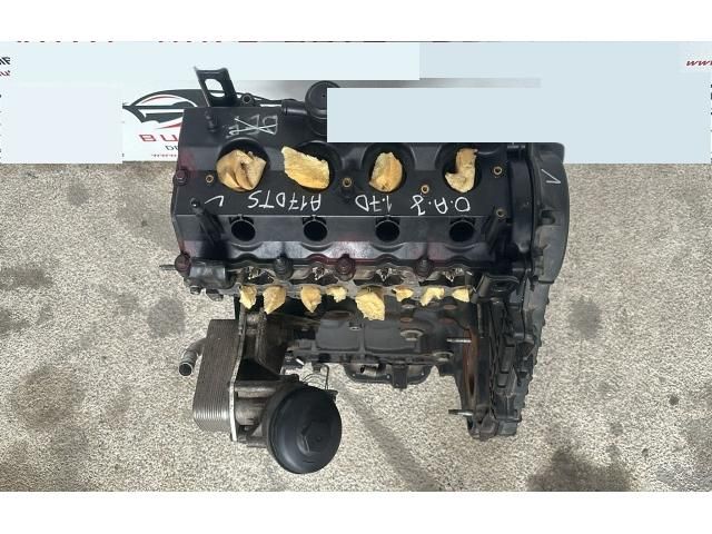 bontott OPEL ASTRA J Motor (Fűzött blokk hengerfejjel)