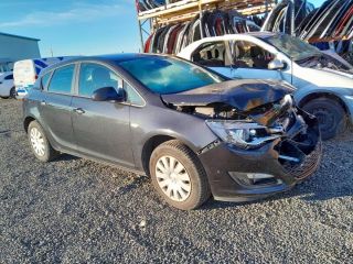 bontott OPEL ASTRA J Motor (Fűzött blokk hengerfejjel)