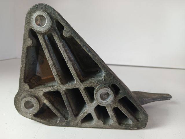 bontott OPEL ASTRA J Motor Tartó Bak (Fém)