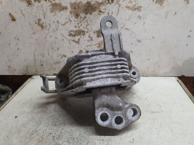 bontott OPEL ASTRA J Motor Tartó Bak (Fém)