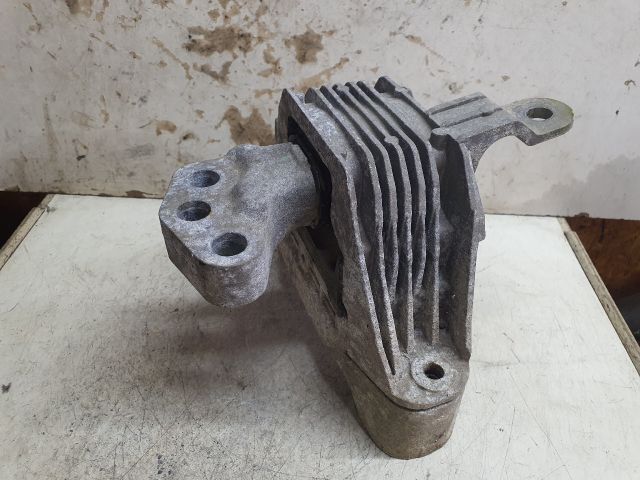 bontott OPEL ASTRA J Motor Tartó Bak (Fém)