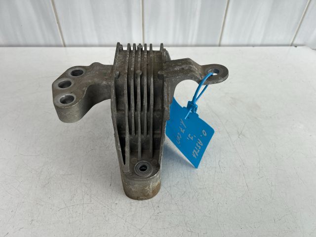 bontott OPEL ASTRA J Motor Tartó Bak (Fém)