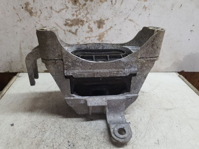 bontott OPEL ASTRA J Motor Tartó Bak (Fém)