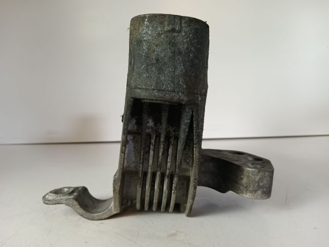 bontott OPEL ASTRA J Motor Tartó Bak Jobb