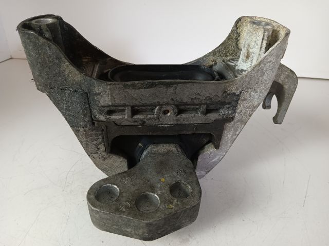 bontott OPEL ASTRA J Motor Tartó Bak Jobb