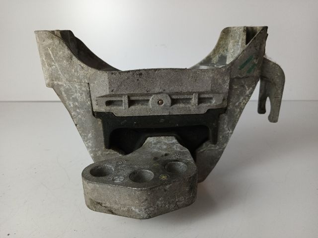 bontott OPEL ASTRA J Motor Tartó Bak Jobb