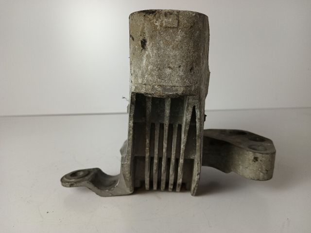 bontott OPEL ASTRA J Motor Tartó Bak Jobb