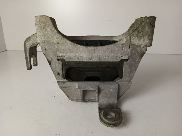 bontott OPEL ASTRA J Motor Tartó Bak Jobb