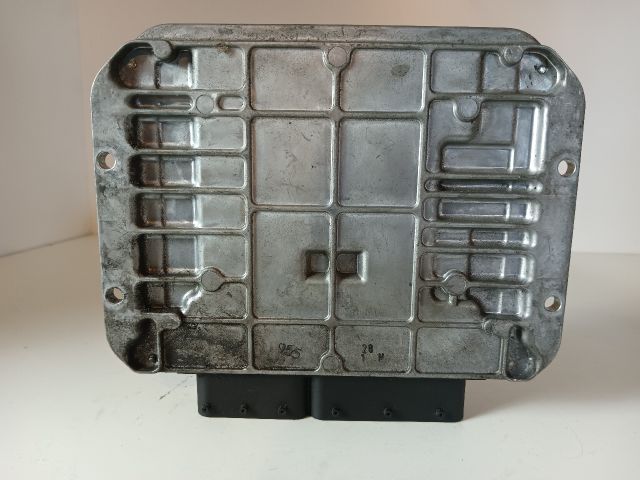 bontott OPEL ASTRA J Motorvezérlő