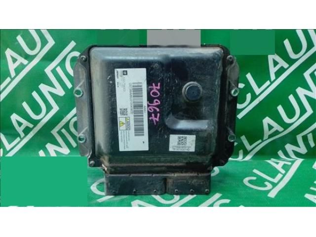 bontott OPEL ASTRA J Motorvezérlő