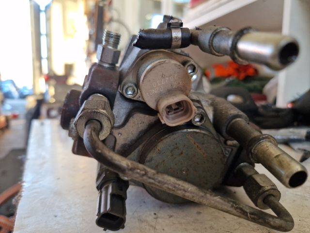 bontott OPEL ASTRA J Nagynyomású Szivattyú