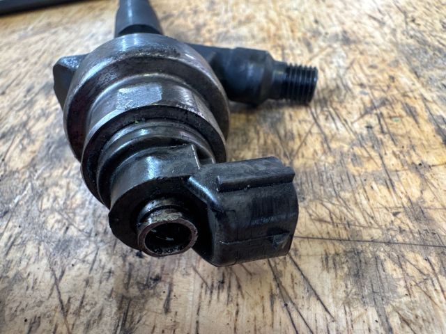 bontott OPEL ASTRA J Porlasztó (1 db)