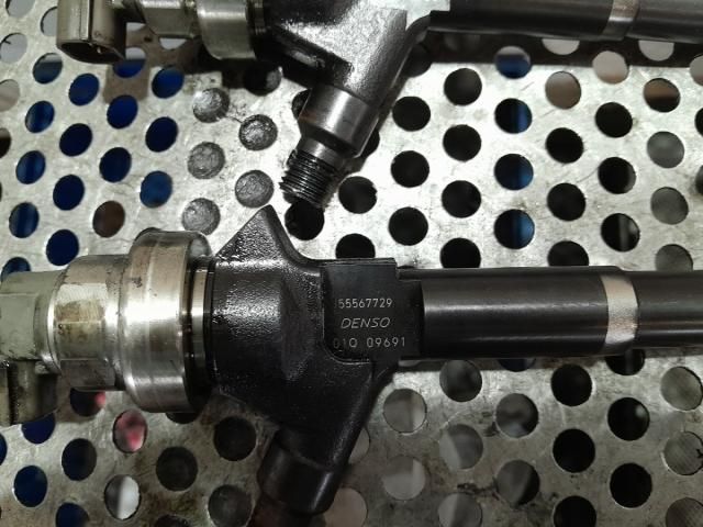 bontott OPEL ASTRA J Porlasztó Sor / Híd