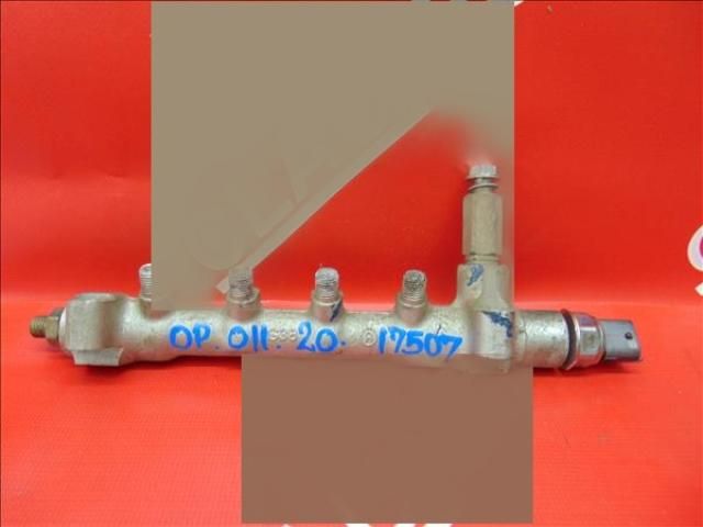 bontott OPEL ASTRA J Porlasztó Sor / Híd