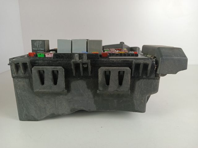 bontott OPEL ASTRA J Biztosítéktábla Motortér