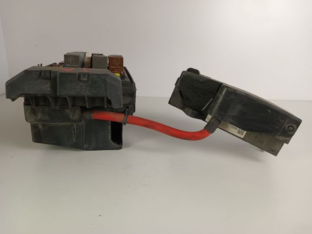 bontott OPEL ASTRA J Biztosítéktábla Motortér