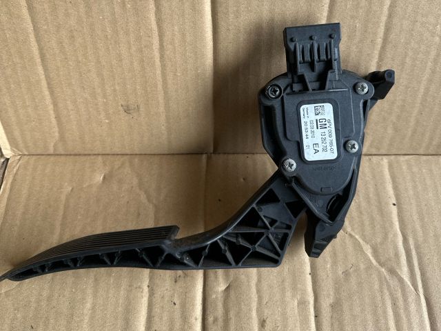 bontott OPEL ASTRA J Gázpedál (Elektromos)