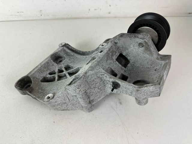 bontott OPEL ASTRA J Generátor Tartó Bak