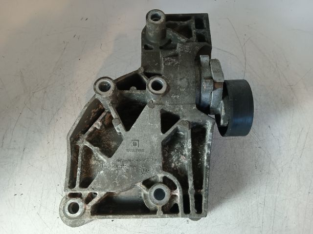 bontott OPEL ASTRA J Generátor Tartó Bak