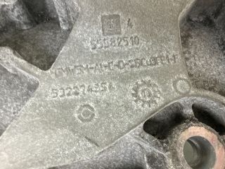 bontott OPEL ASTRA J Generátor Tartó Bak