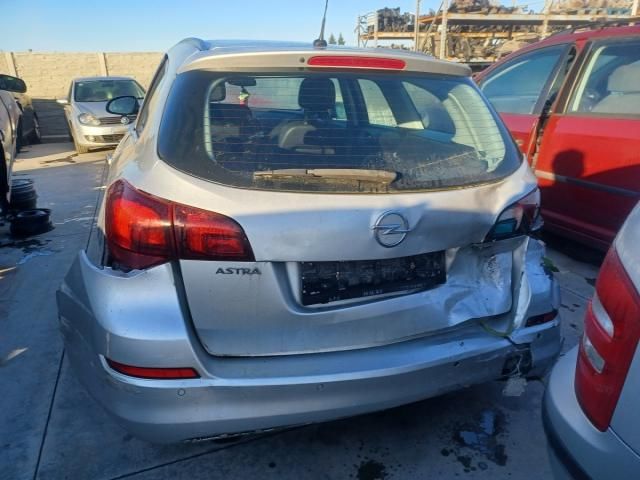 bontott OPEL ASTRA J Generátor