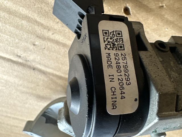 bontott OPEL ASTRA J Gyújtáskapcsoló Házzal