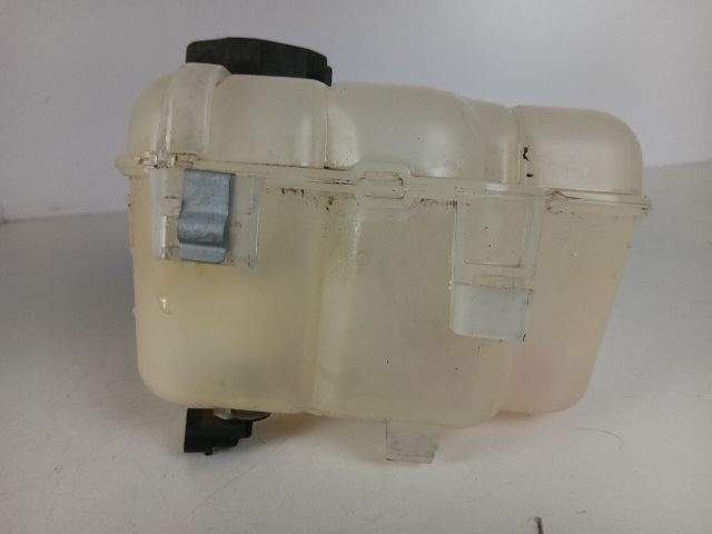 bontott OPEL ASTRA J Kiegyenlítő Tartály