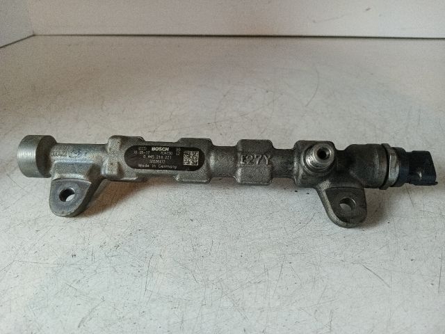 bontott OPEL ASTRA J Közösnyomócső