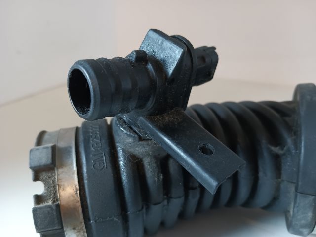 bontott OPEL ASTRA J Légbeömlő Cső