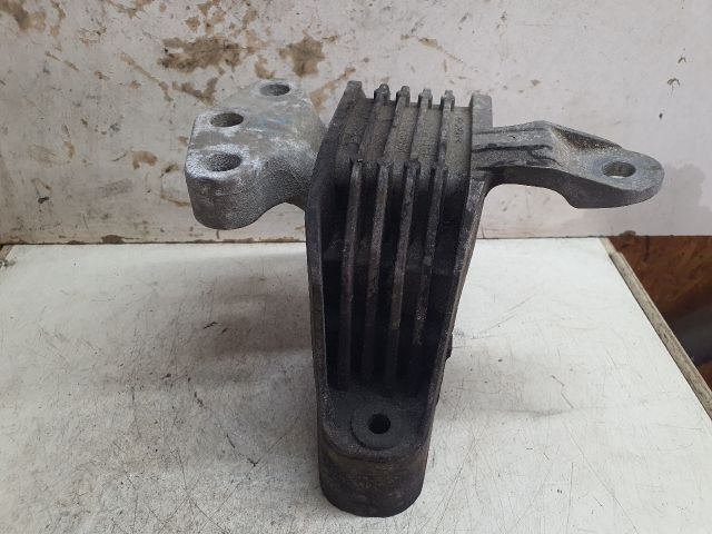 bontott OPEL ASTRA J Motor Tartó Bak (Fém)