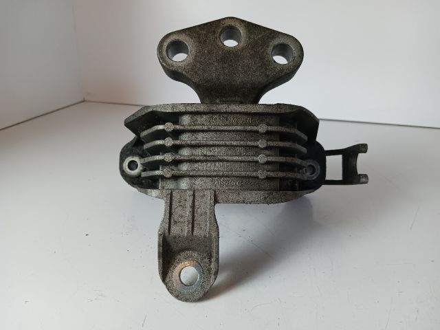 bontott OPEL ASTRA J Motor Tartó Bak Jobb