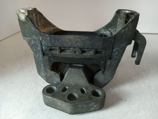 bontott OPEL ASTRA J Motor Tartó Bak Jobb