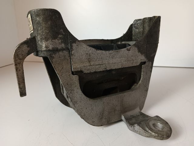 bontott OPEL ASTRA J Motor Tartó Bak Jobb