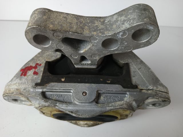 bontott OPEL ASTRA J Motor Tartó Bak Jobb