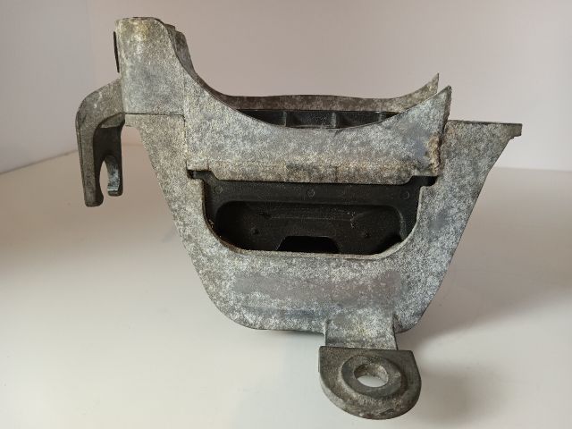 bontott OPEL ASTRA J Motor Tartó Bak Jobb